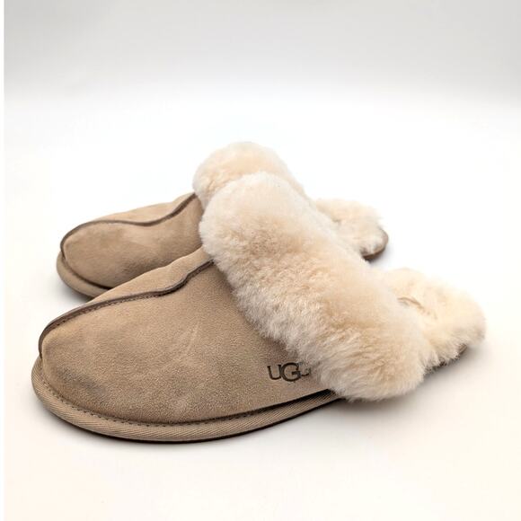 UGG Scuffette II Women's Sheepskin Slippers Round Toe Sand Size US7 EU38 - Picture 1 of 13
